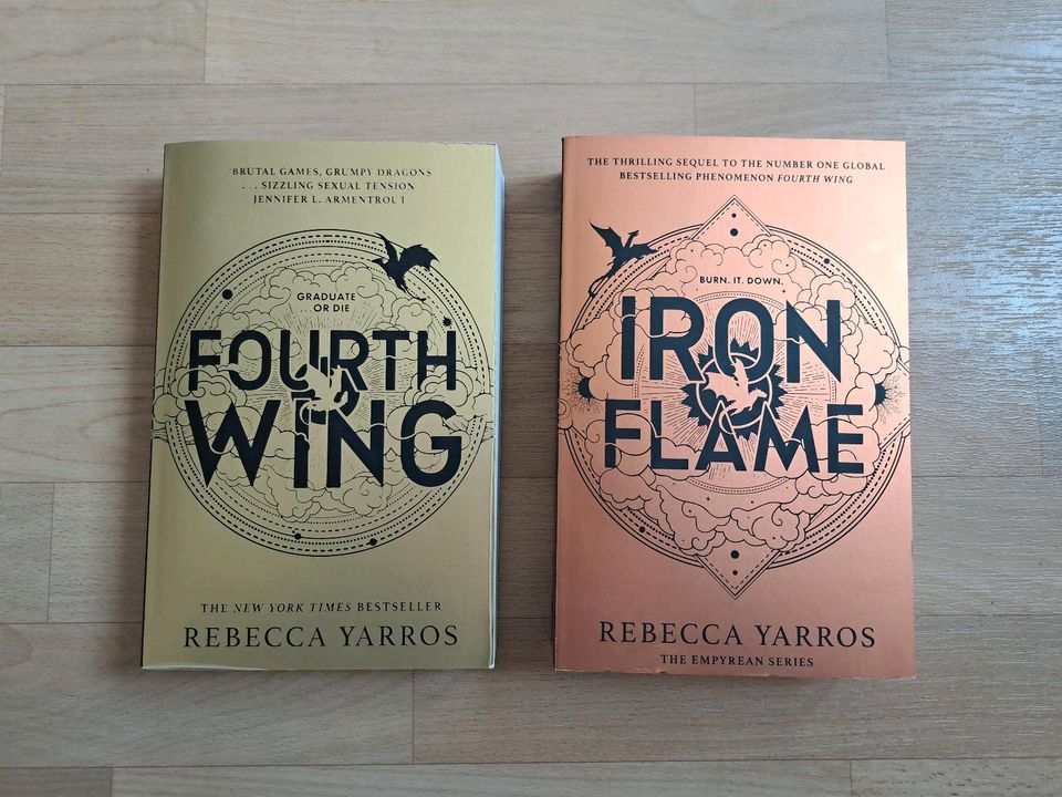 Fourth wing-Rebecca Yarros, englisch, booktok in Dresden