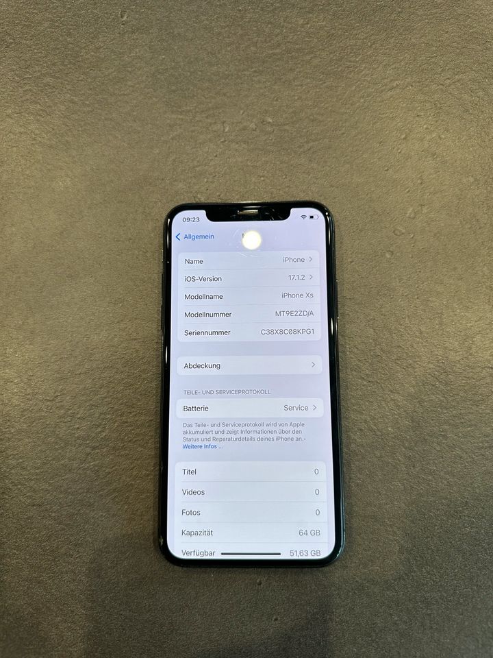 iPhone XS *mit OVP, 64 GB, space grey* in Halle