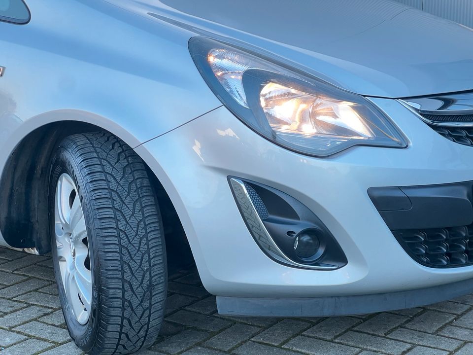 Opel Corsa D Selection TÜV NEU/STEUERKETTE NEU/KLIMA/BT/G-J-REIFE in Südbrookmerland