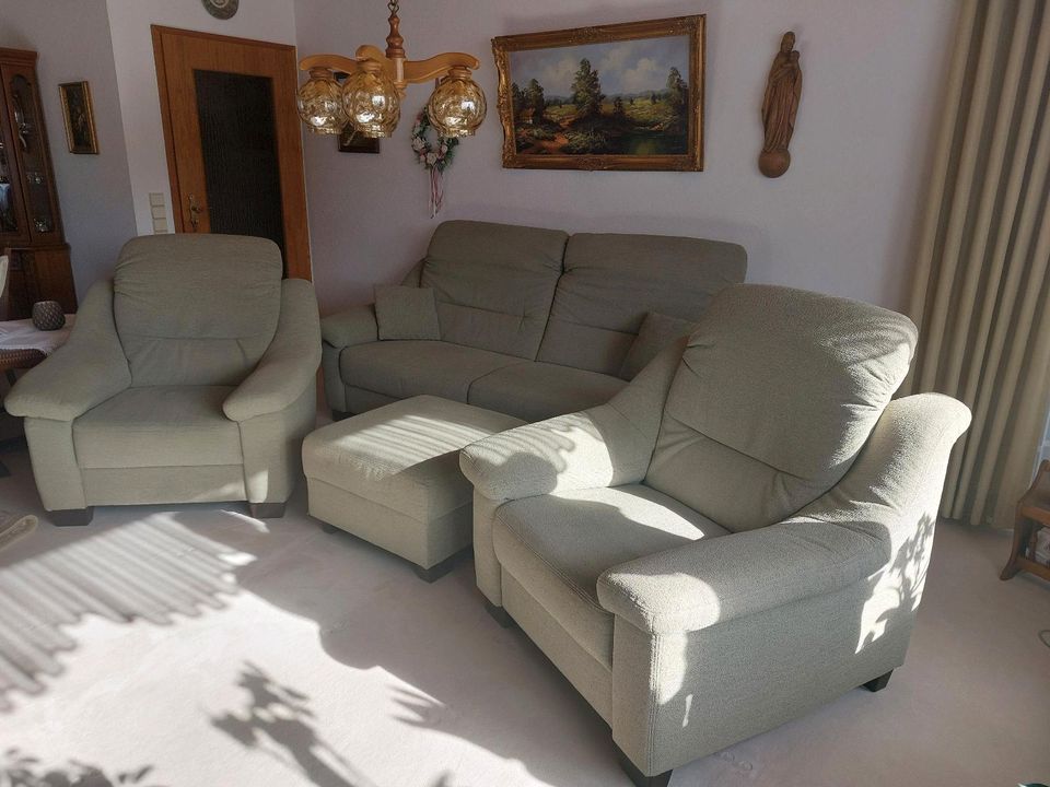 Couchgarnitur,3-Sitzer, 2Sessel, 1 Hocker in Melsungen