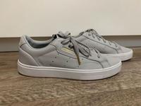 Neuwertige Adidas Sportschuhe Gr.40 2/3 Running Fitness grau Rheinland-Pfalz - Kirchheimbolanden Vorschau