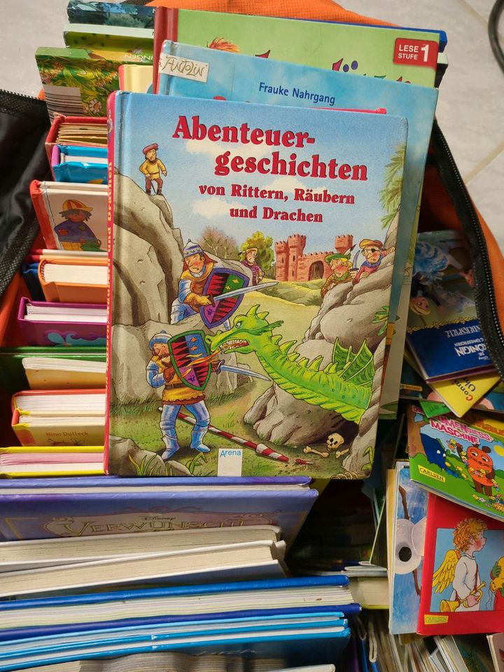 Kinder Büchersammlung inkl Reisetasche in Hamburg