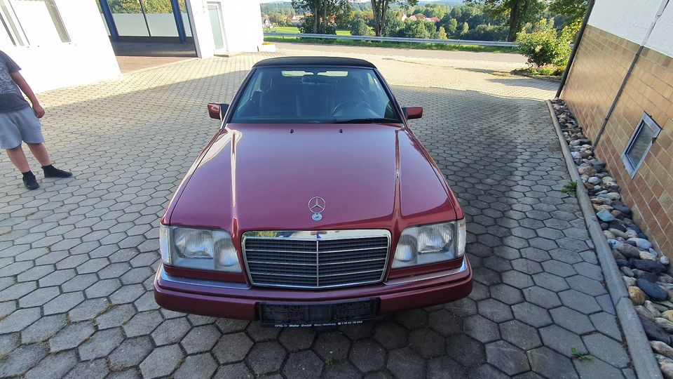 Mercedes e220 Cabrio in Püchersreuth