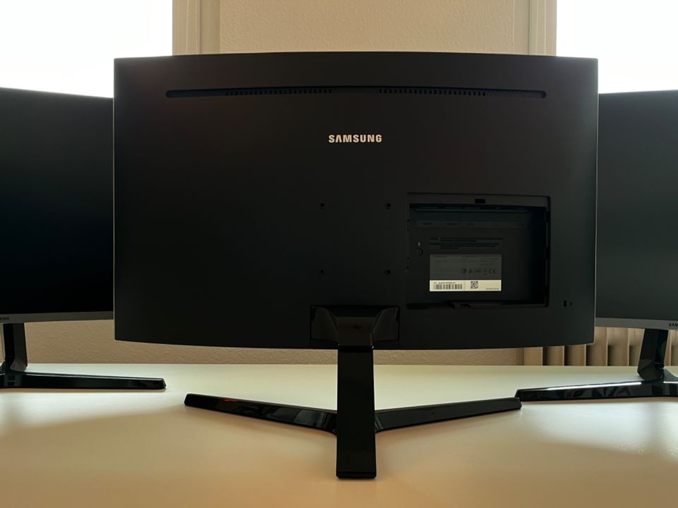 *OVP* Monitor Setup 3x Samsung 27" Curved WQHD, Splitter, Kabel in Köln