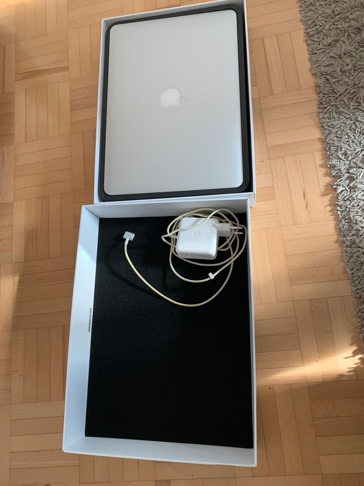 MacBook Air 13 Zoll 2015 256 GB in München