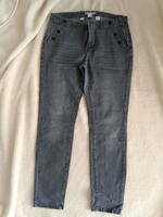 Jeans  in Größe 48 Hessen - Rüsselsheim Vorschau