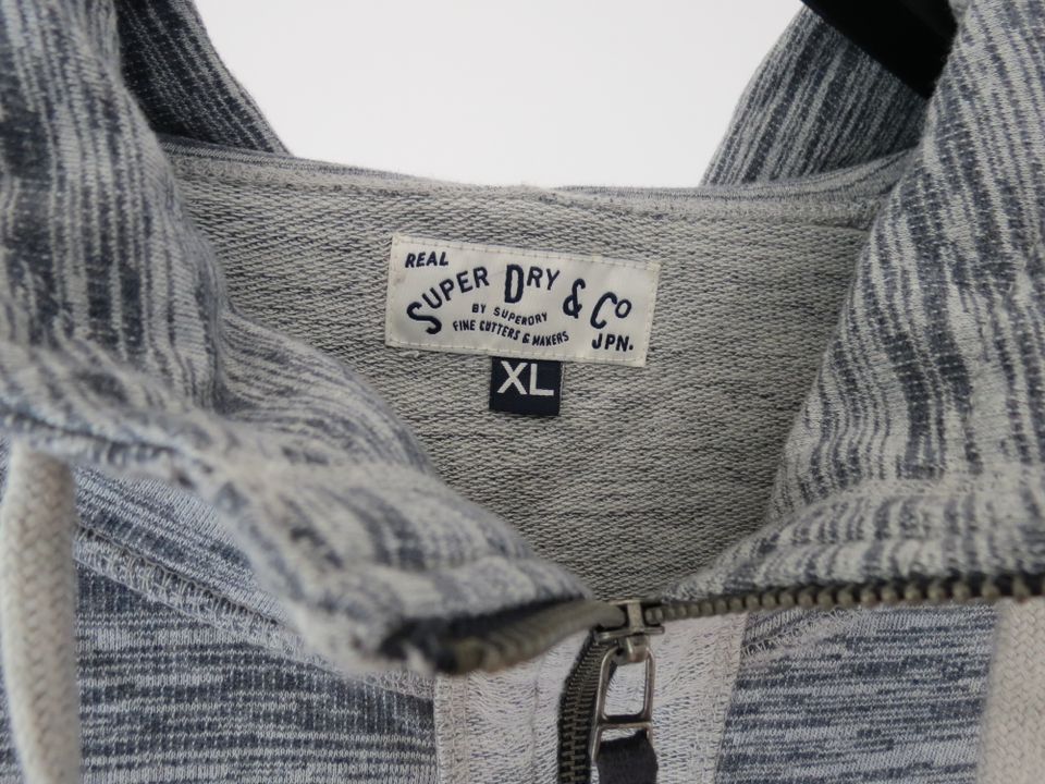 Lässige Kapuzen-Sweat-Jacke SUPERDRY graumeliert, XL, neuwertig in Deggendorf