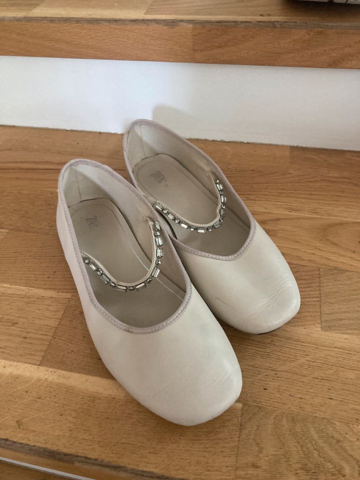 Ballerinas von ZARA (Gr. 37) in Düsseldorf