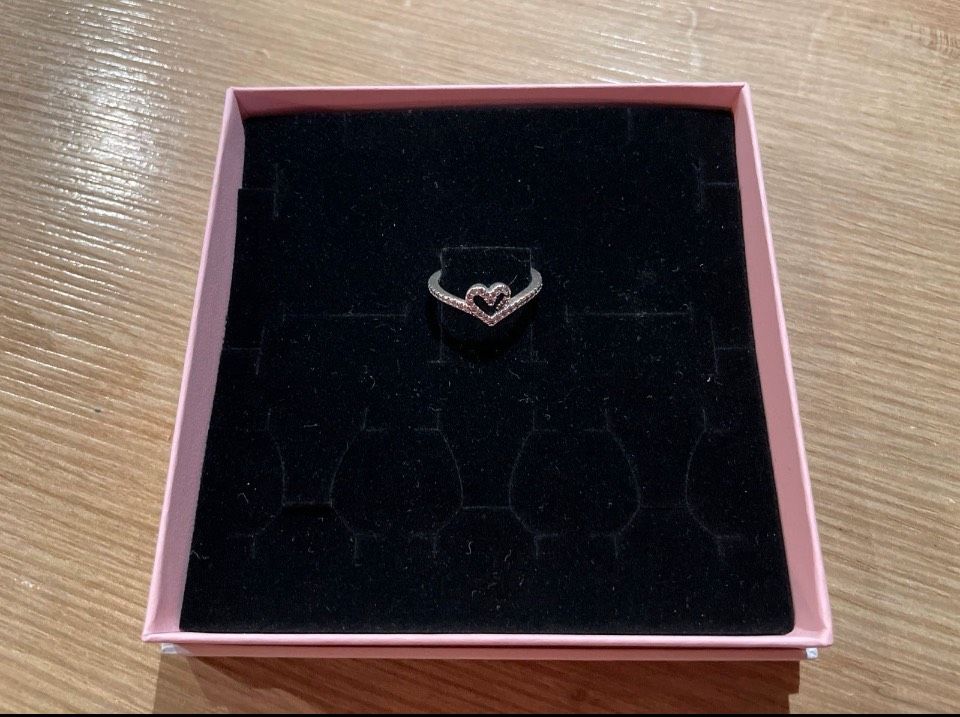 ♥️ Pandora Ring Funkelnder Wishbone Herz Ring ♥️ in Oschersleben (Bode)