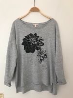 Esprit T-Shirt grau mit Blumen-Print / Glitzer Gr. M Östliche Vorstadt - Fesenfeld Vorschau