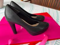 Neuwertige hohe Leder-Schuhe Pumps Tamaris Gr. 37 TOP Zustand Baden-Württemberg - Albstadt Vorschau