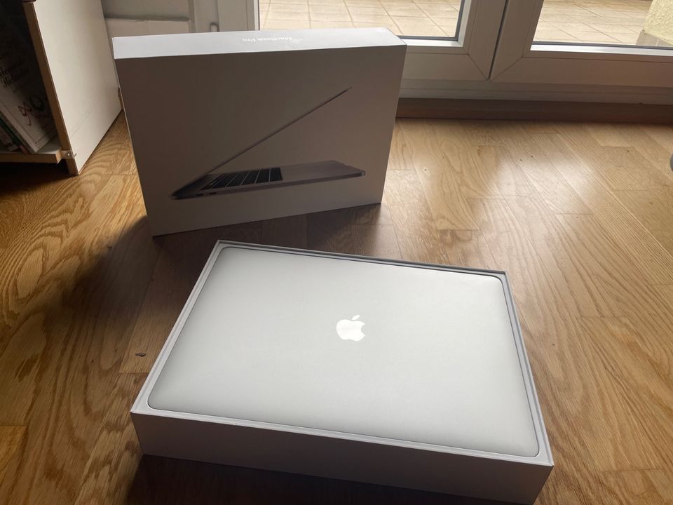 MacBook Pro A1990 | 16GB RAM | 500GB HDD | 2019 in Frankfurt am Main