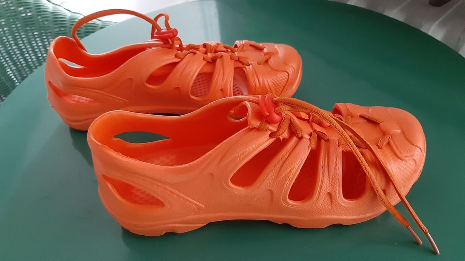 Schwimmschuhe / Badeschuhe Größe 41 orange in München