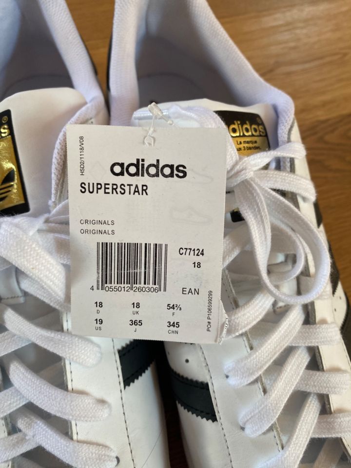 Adidas Superstar Gr.54 Neu !!! in München