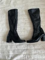 Echt-Lederstiefel mit Blockabsatz in schwarz, Gr. 38 Saarland - Beckingen Vorschau