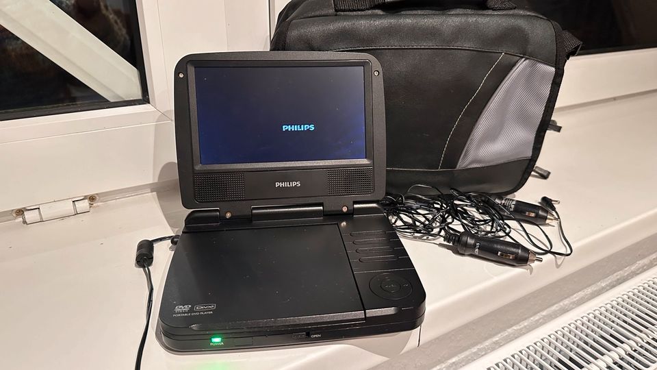 Philips portable DVD Player 3 Kabel (Auto und Hausstecker) Tasche in Buchholz in der Nordheide