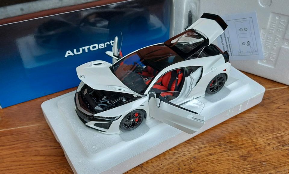 1:18 Honda NSX NC1 White Autoart in Berlin