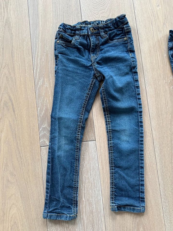 5 Hosen Hosenpaket Jeans Gr.122 in Hamburg