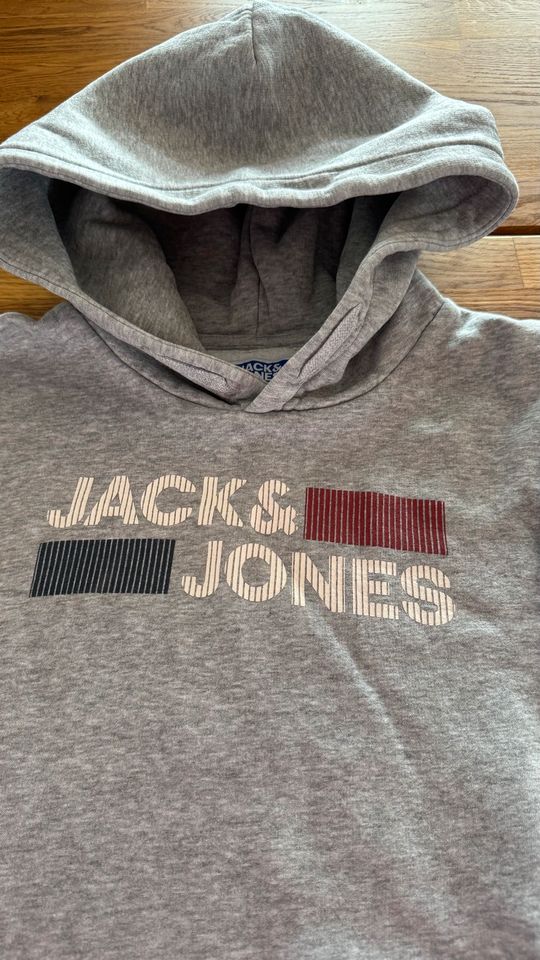 Jack&Jones Hoodie Gr 176 neu in Freiburg im Breisgau