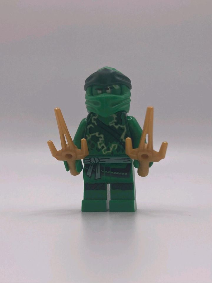 Lego Ninjago Figur + Zubehör in Löhne