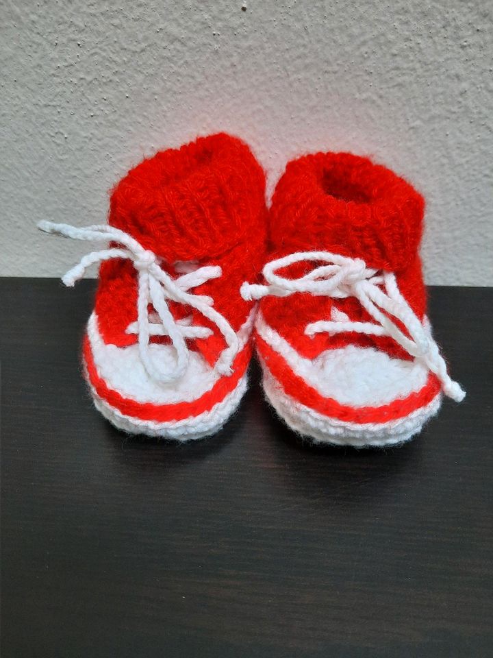 Baby Sneaker Strickschuhe Converse rot weiß in Valley