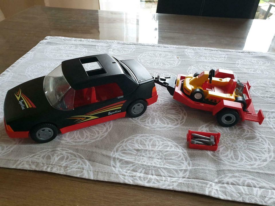 Playmobil Auto mit Anhänger in Eschershausen