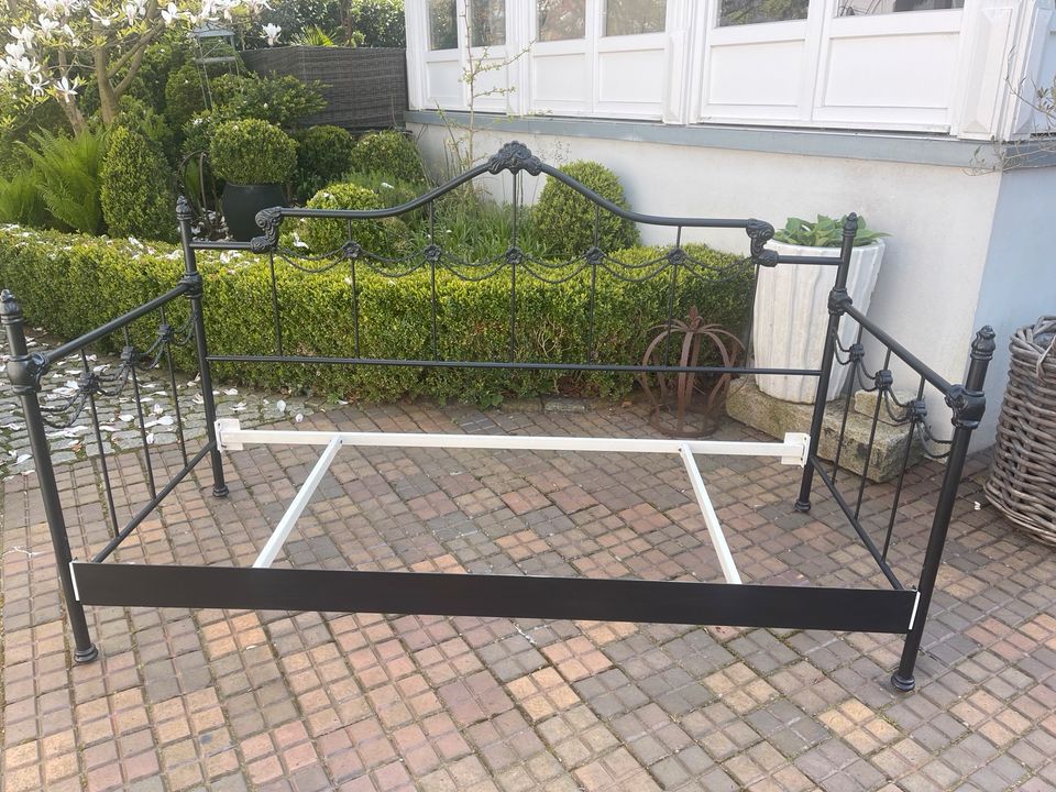 Metallbett, Eisenbett, Einzelbett, schwarz, Landhausstil 90 x 200 in Flensburg