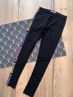 RESERVED coole Leggings schwarz Pastell Schrift 140 Nordrhein-Westfalen - Hennef (Sieg) Vorschau