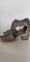 Damen Sommer Sandalen in Größe 40 Niedersachsen - Wilhelmshaven Vorschau