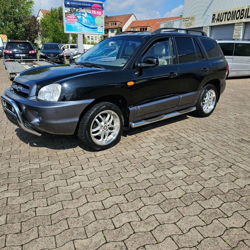 Hyundai Santa Fe 4x4 LPG GAS TÜV 6.26 LEDER AHK SITZH AL in Garbsen