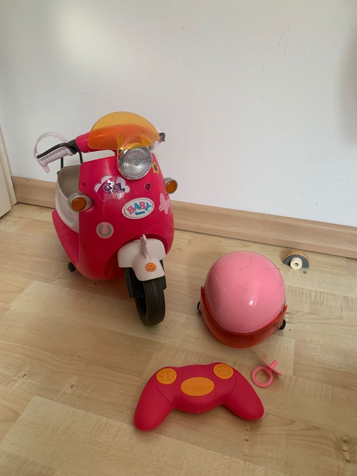 Babyborn Vespa Roller Zubehör in Hamburg