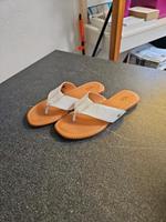 Neue UGG Damen Schlappen Schuhe Braun Weiß 36 Baden-Württemberg - Ihringen Vorschau