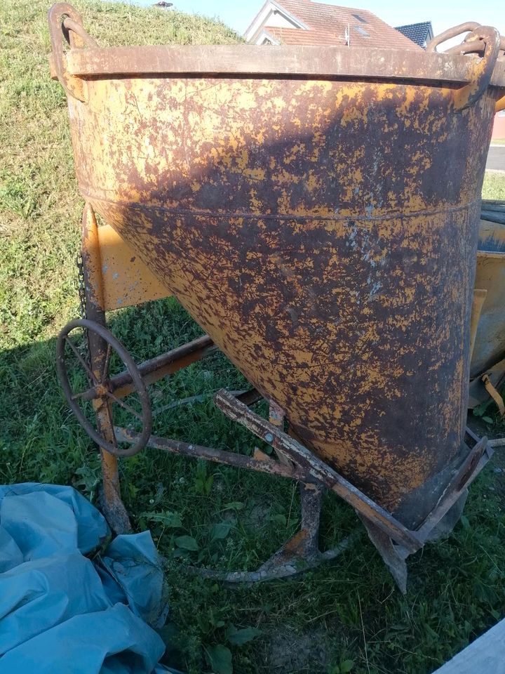 Beton Kübel 750liter gebraucht in Bad Buchau