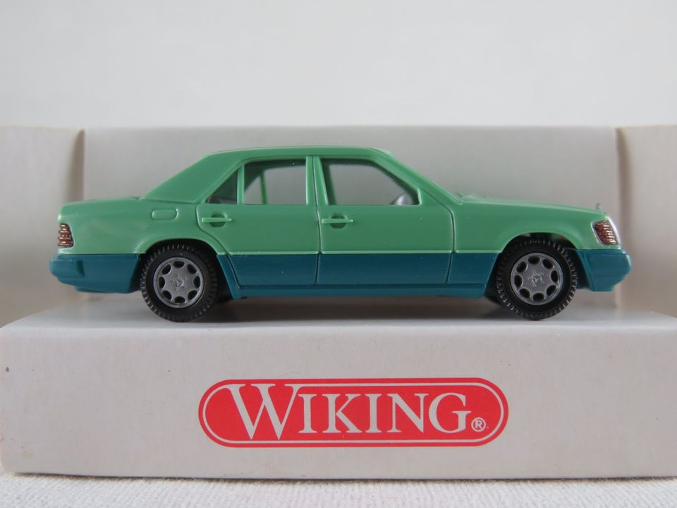 Wiking 15302 Mercedes-Benz 320 E Lim. (1989) in grün/türkis 1:87 in Bad Abbach