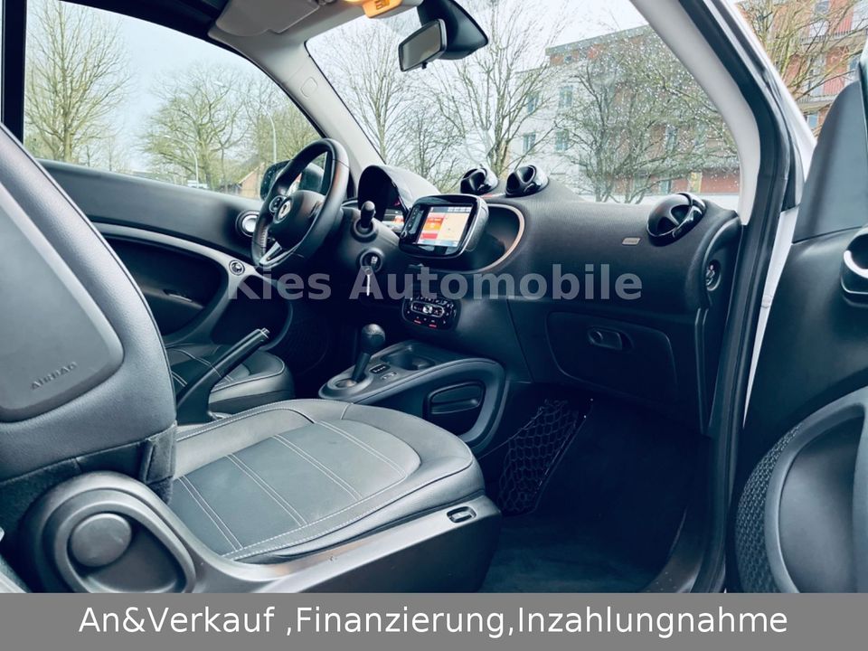 Smart ForTwo Cabrio Prime 90Ps AUTOM/LEDER/NAVI/SITZH in Norderstedt