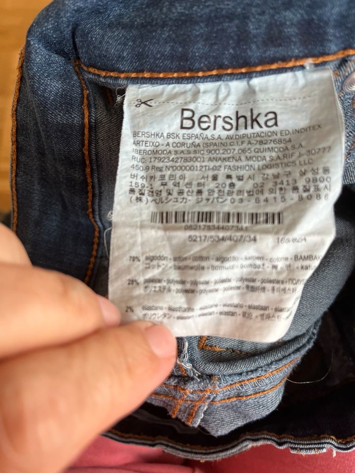 Bershka Jeans 152/158 Größe 34 in Schöneck