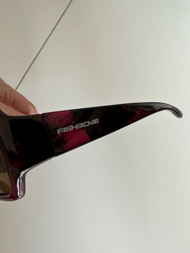 Sonnenbrille von Fishbone, lila schwarz in Schüttorf