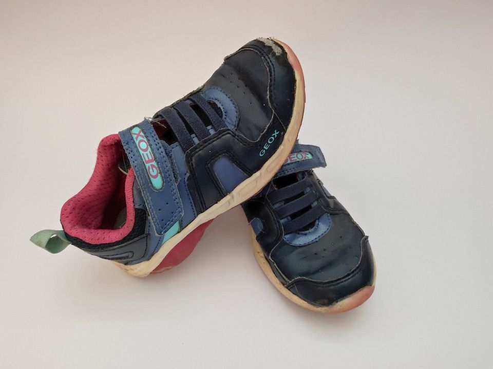 Geox Mädchen Halbschuhe Gr. 30 blau rosa violett Schuhe Kinder in Landau-Nußdorf