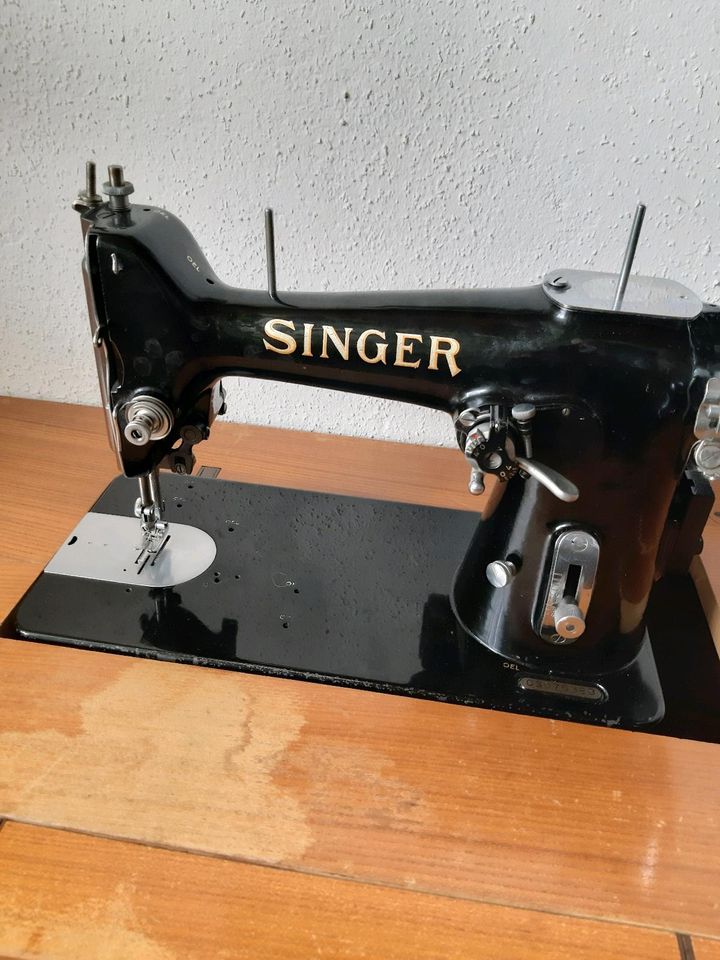 Singer Nähmaschine Modell 206 in Oberschneiding