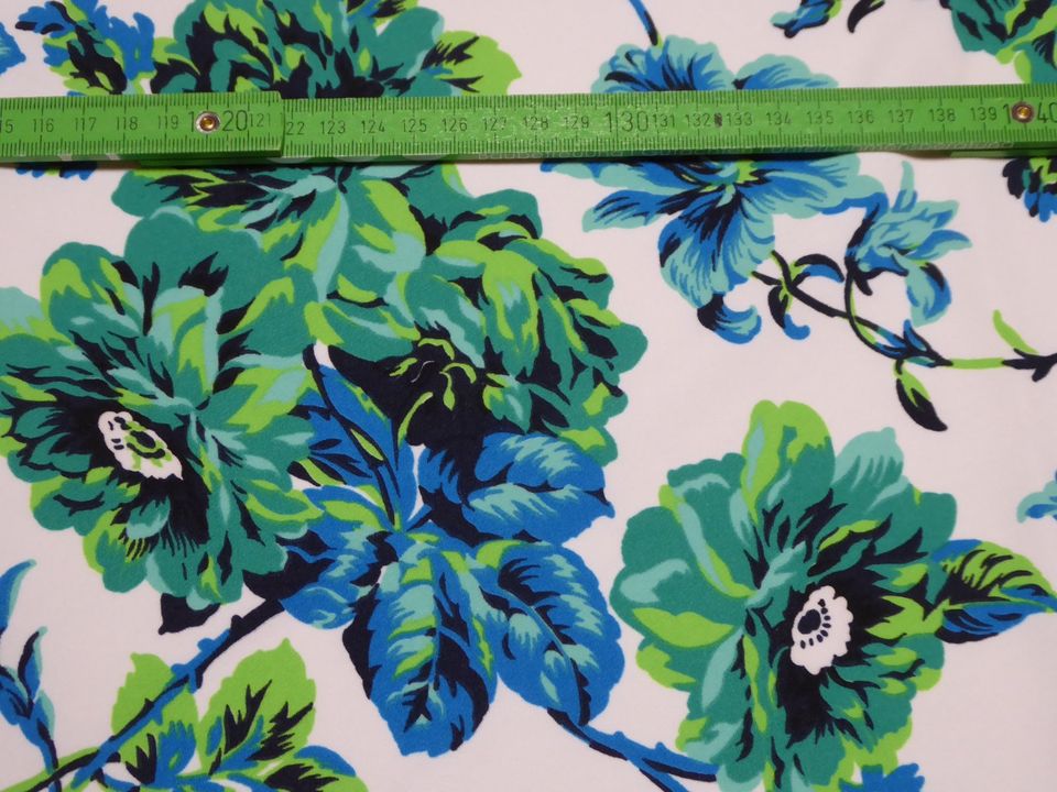 Stoffcoupon Elastik-Gewebe "Blumen" 400x 140 grün blau weiß NEU in Lauffen