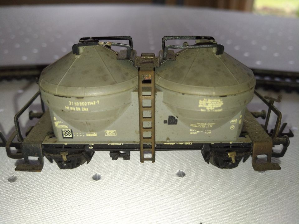 TT Spur Modelleisenbahn Eisenbahn Loks Wagen Schienen Häuser in Leipzig