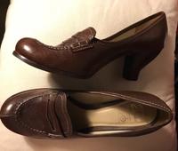 Tolle Clarks Retro Pumps 7,5 BritStyle Braun Damen Schuhe College Nordrhein-Westfalen - Bornheim Vorschau