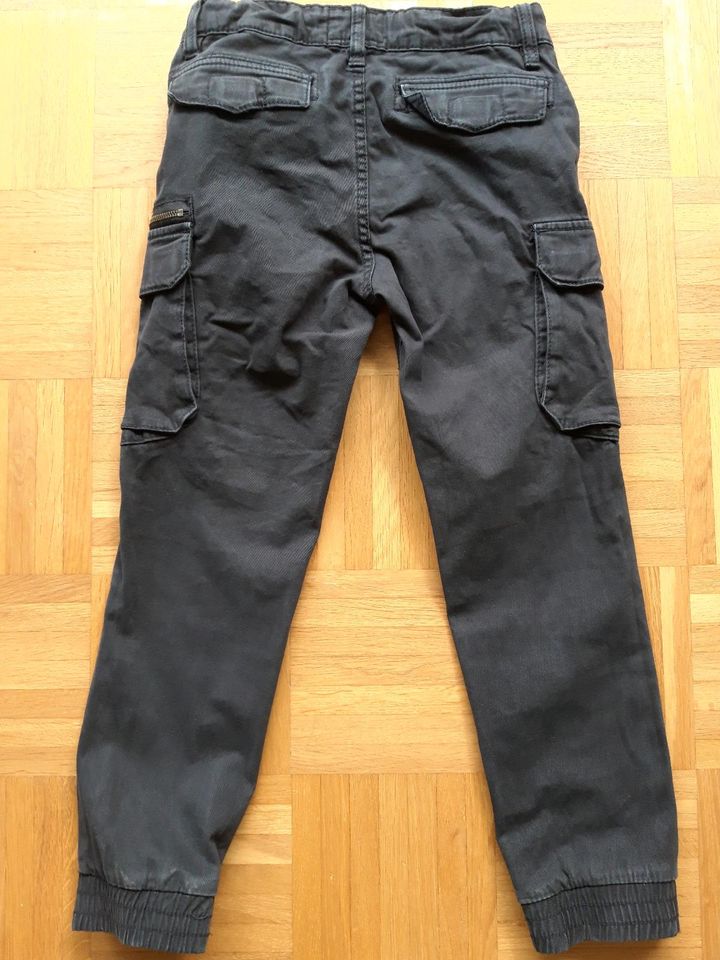 C&A Cargohose schwarz Gr. 128/ 134 in Pulheim