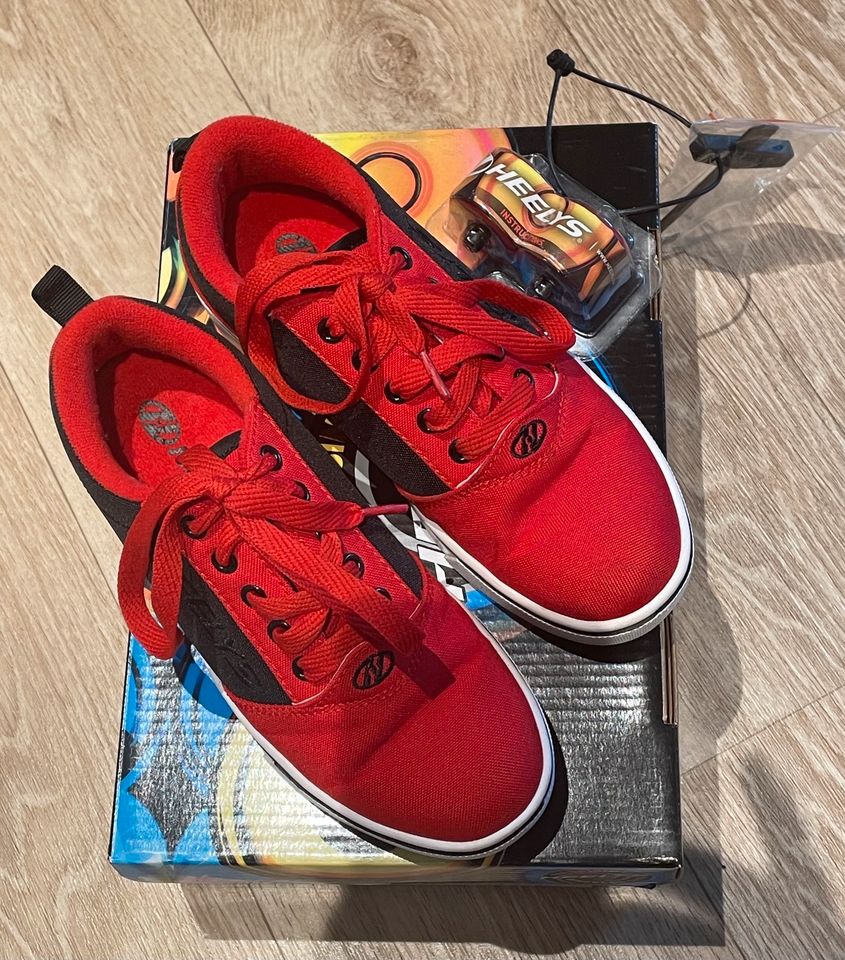 Turnschuhe „Heelys“ Gr. 34 Rot Top wNEU (NP 59,95€) in Grüna (Sachsen)