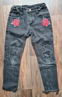 Coole Jeans mit Rosen   als Aplikationen H&M 140 Sachsen-Anhalt - Magdeburg Vorschau