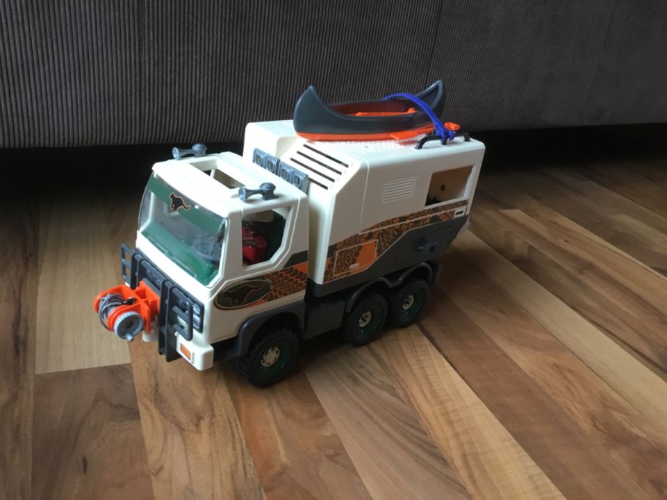 Playmobil Safari Truck in Bad Vilbel