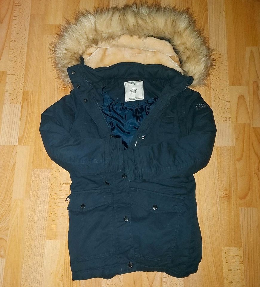 NEU Winterjacke Mädchen gr 146/152 in Aschersleben