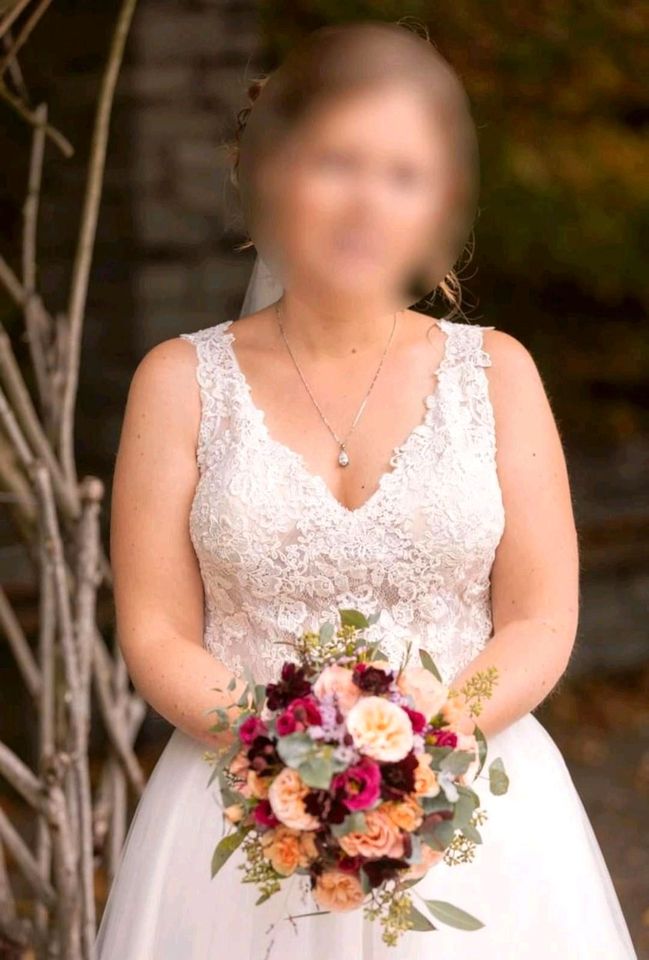 Hochzeitskleid Brautkleid | 38/40 ǀ Neupreis 1250€ | Tattoospitze in Kempten