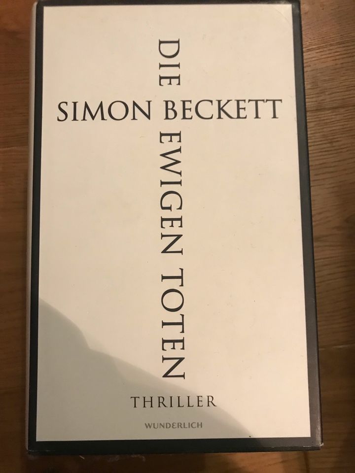 Biete Hard Cover Verwesung Bücher Krimi Simon Beckett je Buch 7€ in München