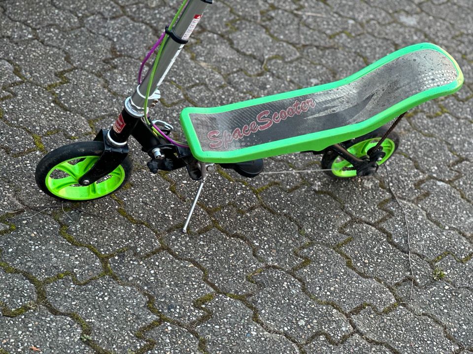 Wipproller/Space Scooter nur 55 Euro , blau ist schon verkauft in Krefeld